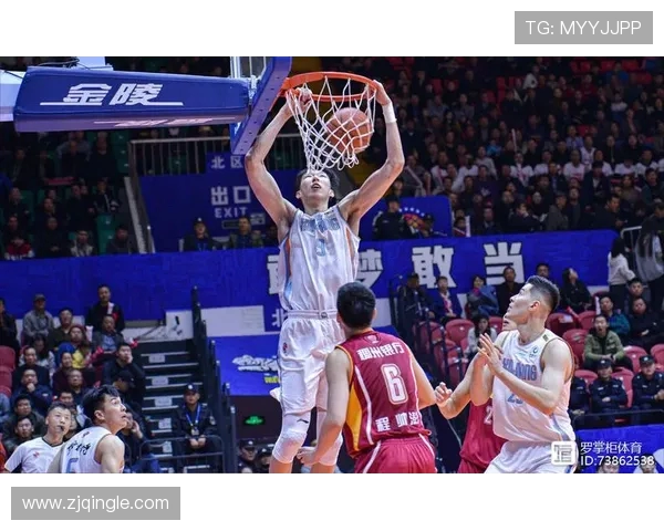 2018年八一队与新疆队激战回顾：篮球场上的激情与荣耀对决